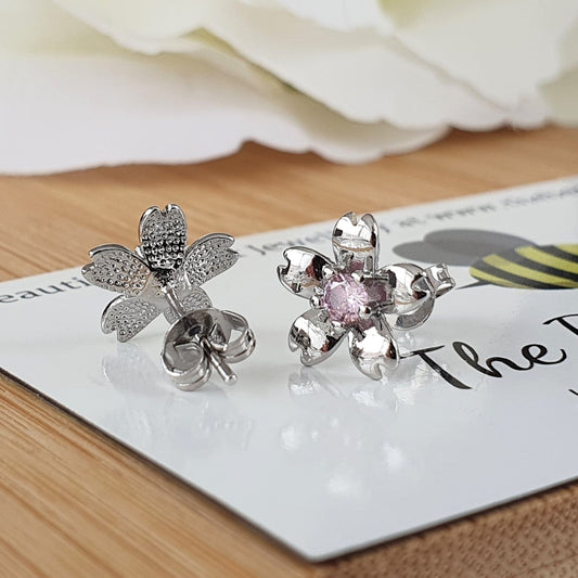 Daisy Earrings - The Bee Charm