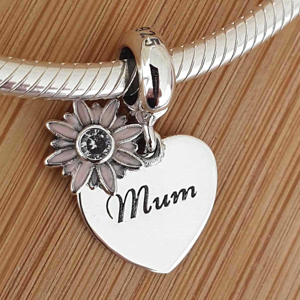 Mum Charm - The Bee Charm