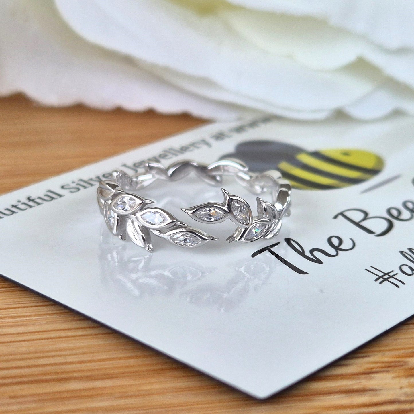 Wreath Ring - The Bee Charm